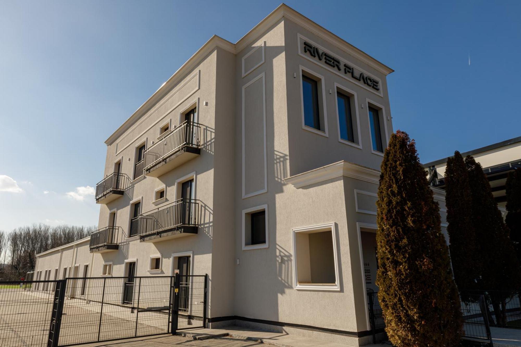 River Place Pitesti Exterior photo